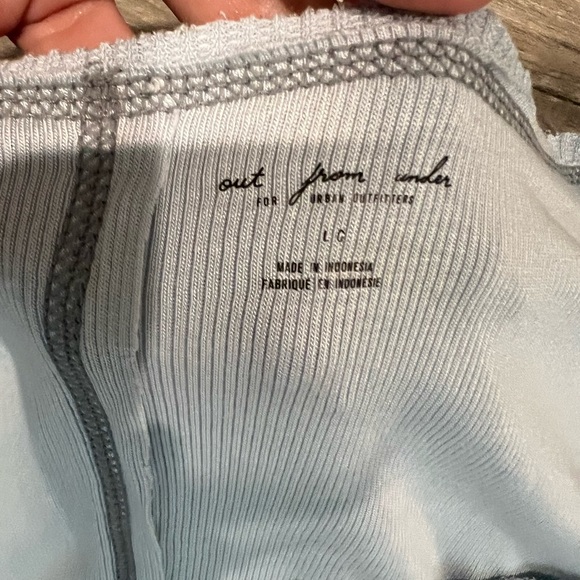 Urban Outfitters long sleeve - Picture 2 of 3